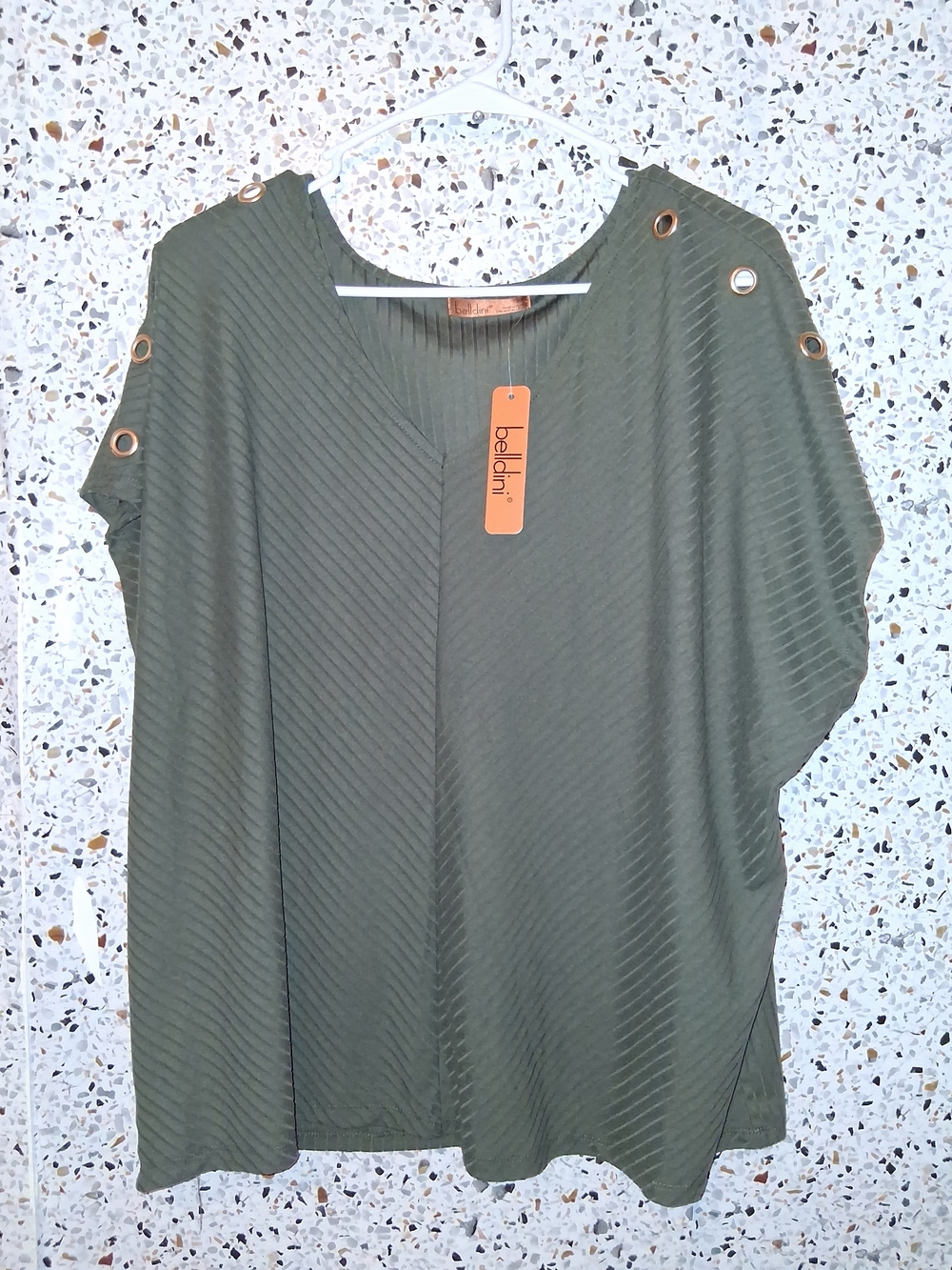 Women's Belldini Short Sleeve Top Olive Green Size 2XL NWT